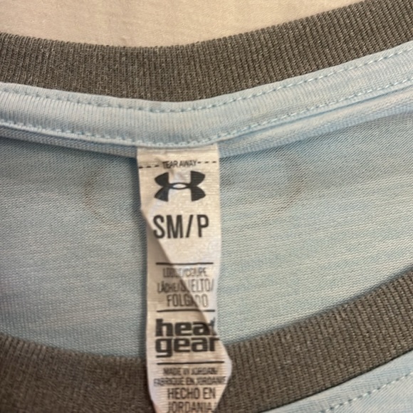 Under armour top - Picture 3 of 9